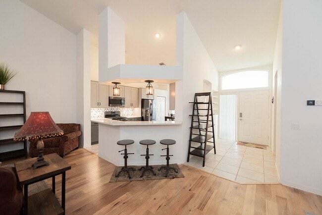 Building Photo - Beautiful Home in Satellite Beach including Lawncare and Community Pool