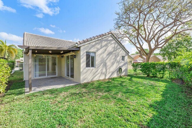 Building Photo - 4013 Pine Ridge Ln