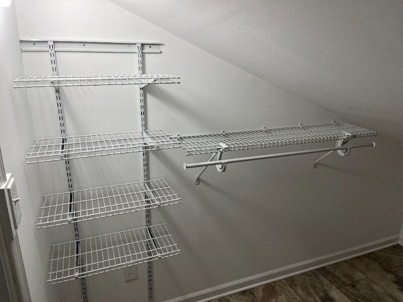 Building Photo - 176 Walnut St