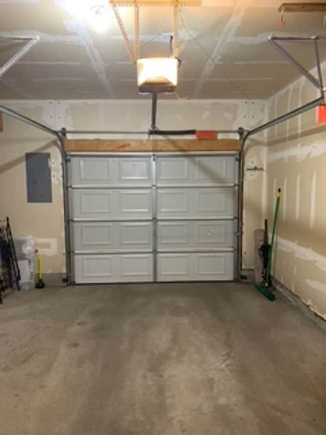 Building Photo - Downtown Executive Fully Furnished 2 Bed, 4 Bath Townhouse