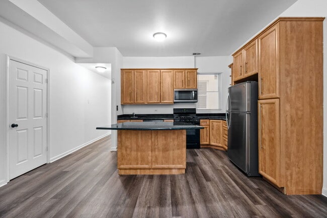 Building Photo - 4254 S Cottage Grove Ave