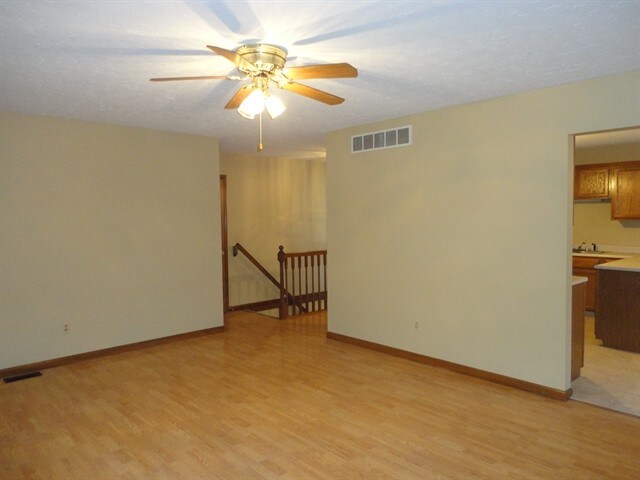 Building Photo - 7128 Brookstone Dr