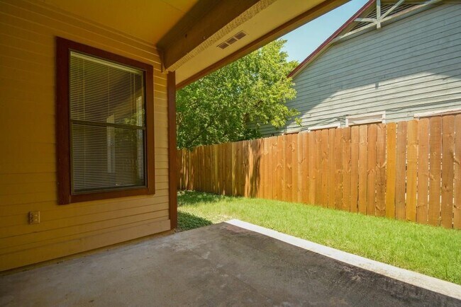 Building Photo - 9204 Sedgemoor Trail