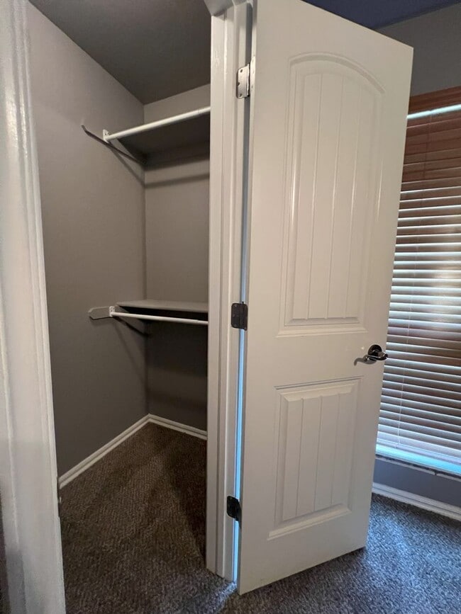 Building Photo - (3) Bed/(2) Bath + Study and Safe Room in ...