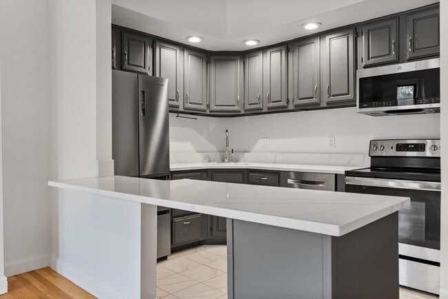 Building Photo - 431 Columbus Ave