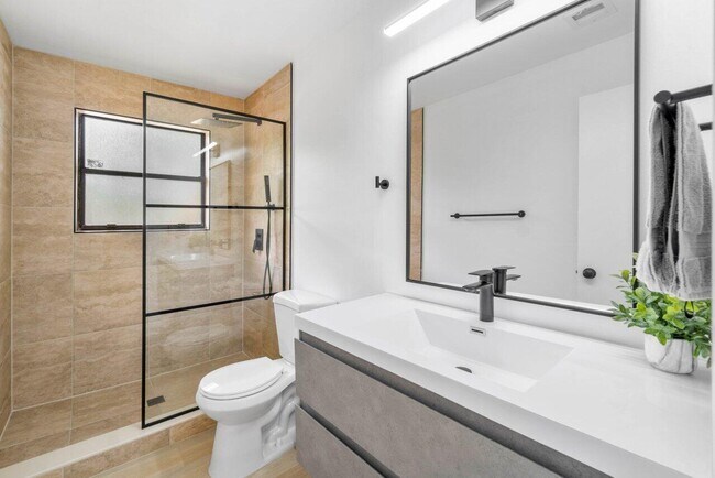 Building Photo - 13175 Chadwick Ct