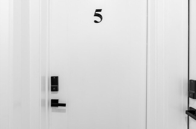 Building Photo - 1726 H St NE