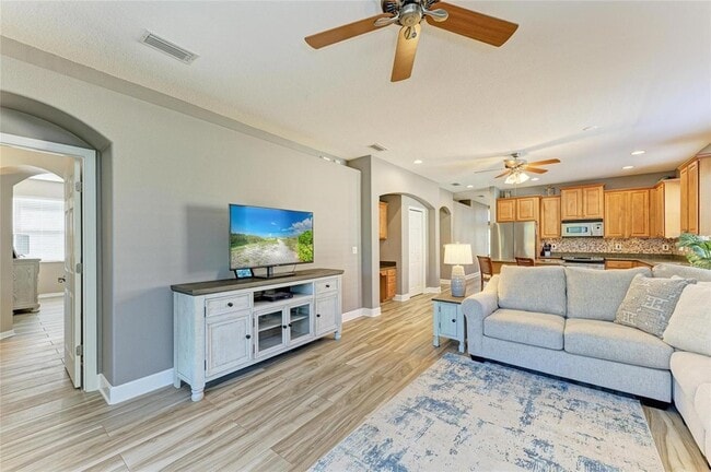 Building Photo - 135 River Enclave Ct