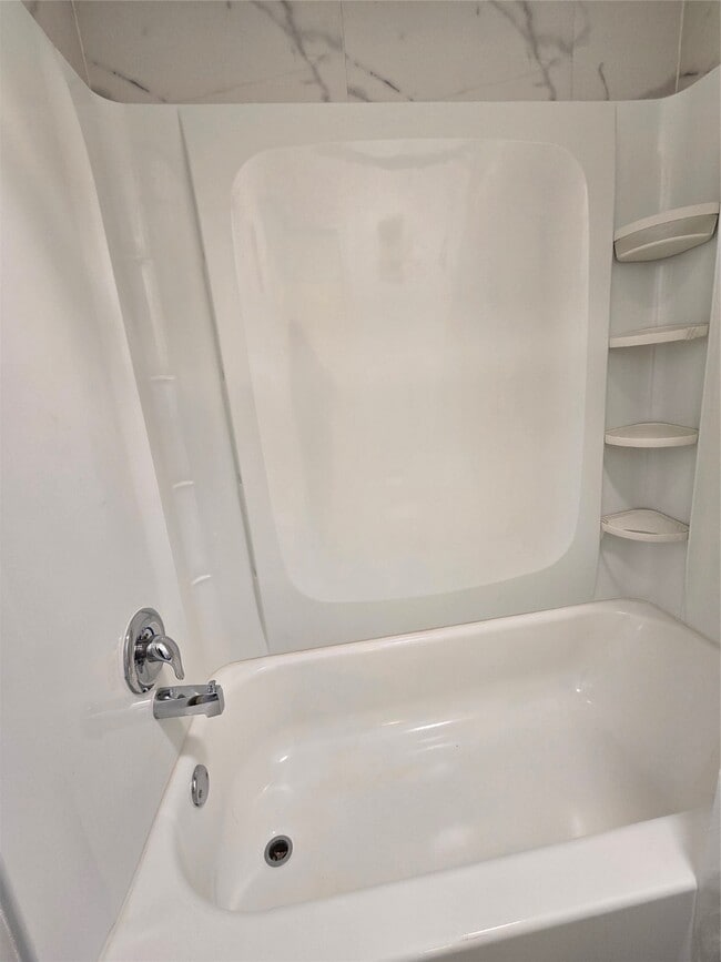 Building Photo - 11231 Briar Forest Dr