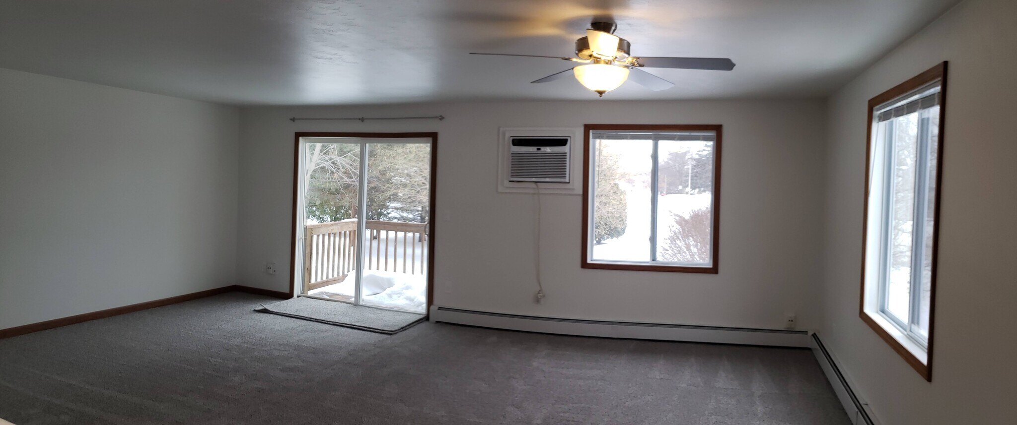 Building Photo - 2342 S Ridge Rd