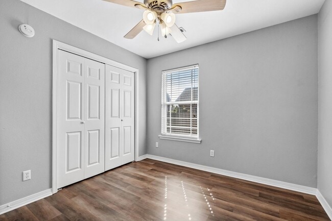 Building Photo - Beautiful Spacious Home w/ Community Clubhouse and Pool!