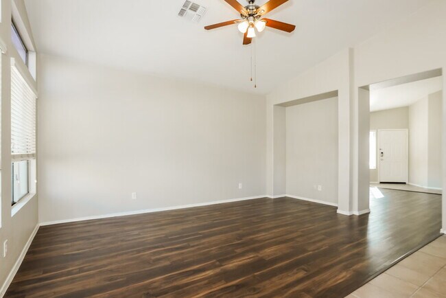 Building Photo - 13426 W Crocus Dr