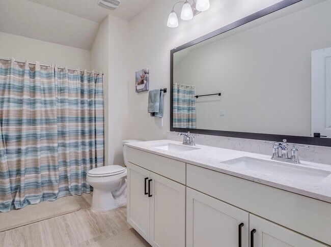Building Photo - Beautifully upgraded 3 bedroom located on a cul-de-sac - Don't miss out!