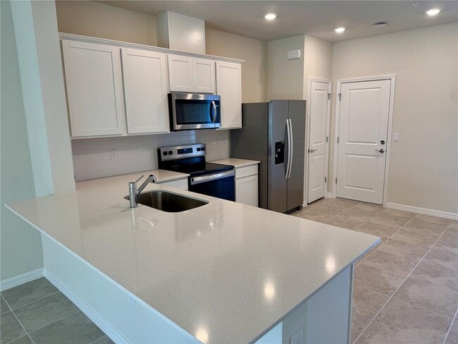 Building Photo - 3059 Emerald Acrs Ln