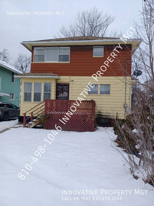 Building Photo - 842 E 9th St