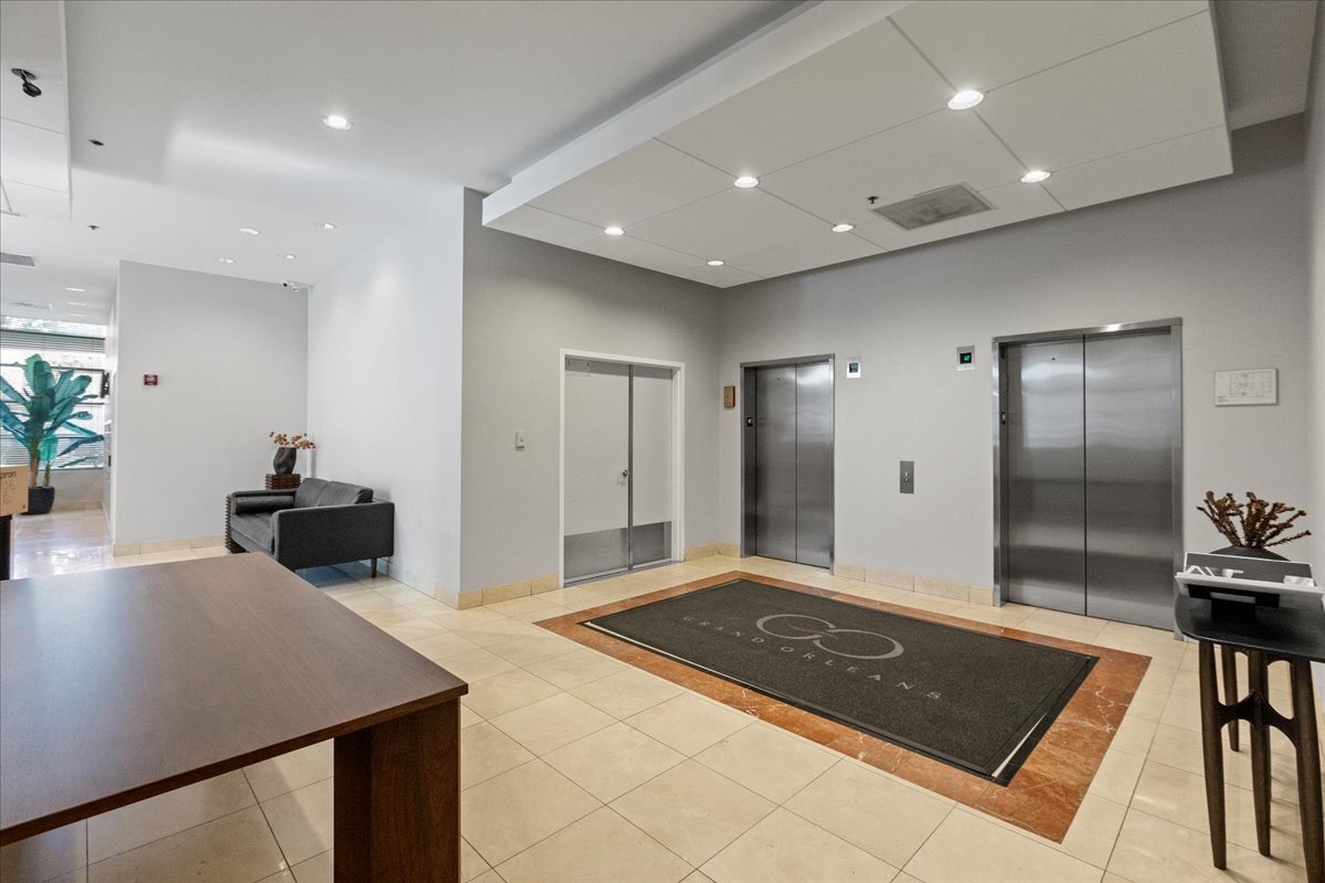 Building Photo - 330 W Grand Ave