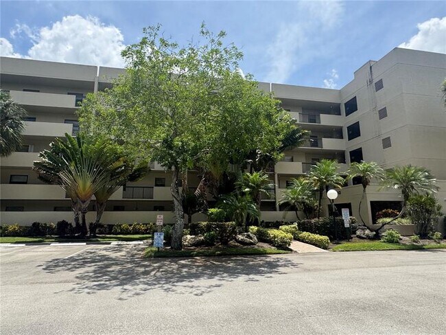 Building Photo - 2900 NW 42nd Ave