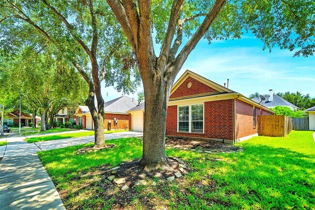 Primary Photo - 1911 Mound Lake Dr