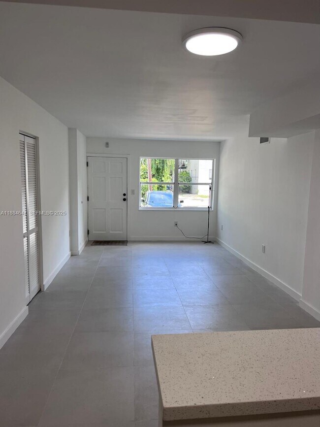 Building Photo - 7820 NE Bayshore Ct