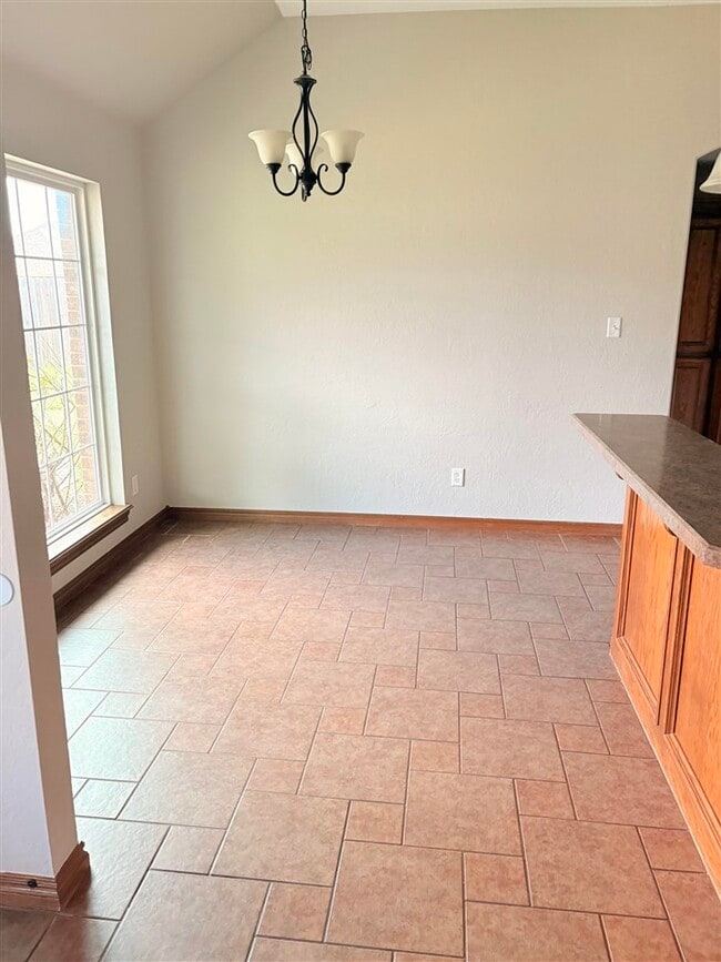 Building Photo - 1209 Alma Dr