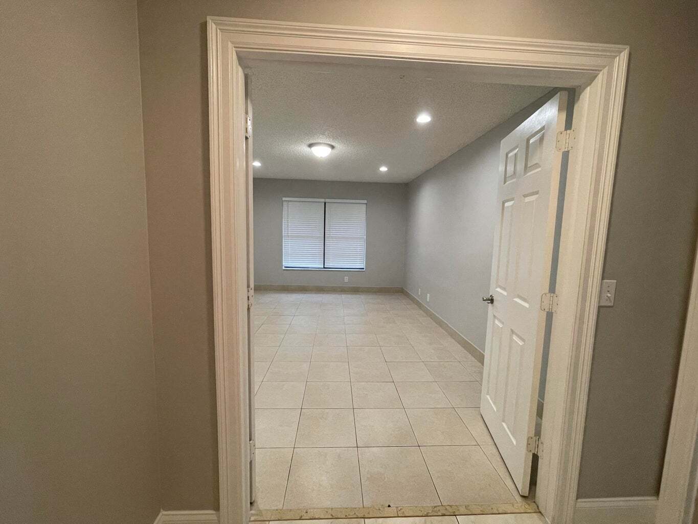 Building Photo - 9173 Tivoli Pl