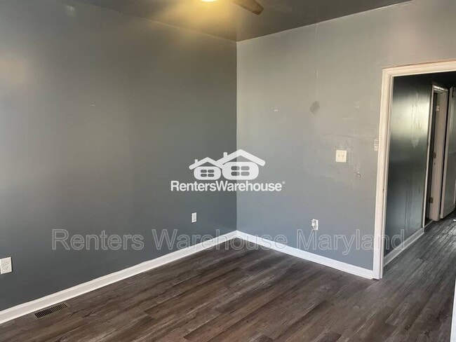 Building Photo - 2557 W Baltimore St