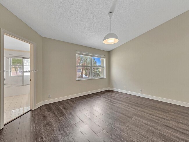 Building Photo - 16879 SW 1st Manor