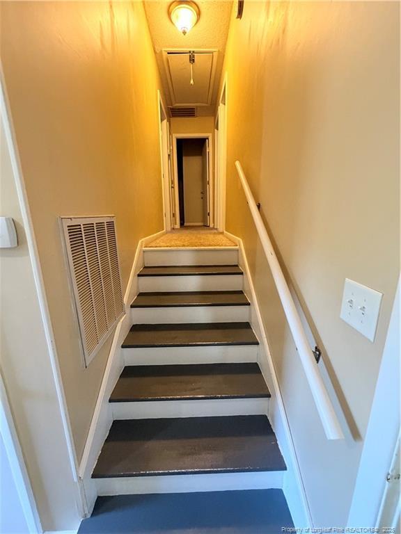 Building Photo - 4946 Pinewood Dr