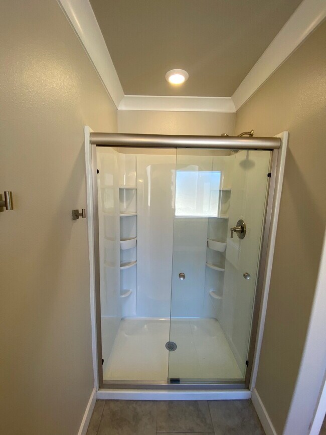 Building Photo - Wonderful 4 Bedroom 2 Bathroom in Bell Farms!