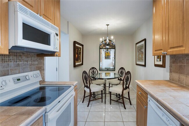 Building Photo - 7725 SW 86th St