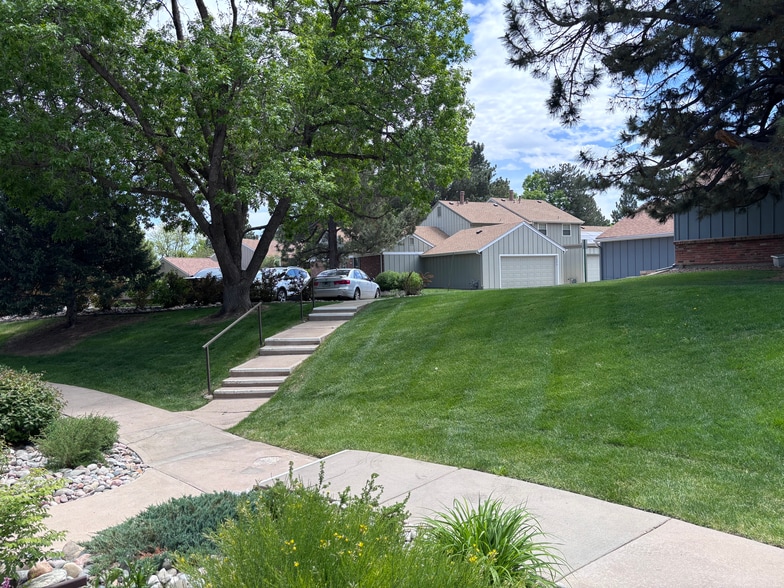 Building Photo - 2433 E Fremont Ct