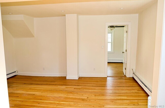 Building Photo - 171 Stoneleigh Ave