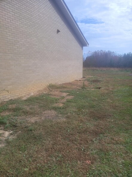 Building Photo - 1145 Bethlehem Church Rd