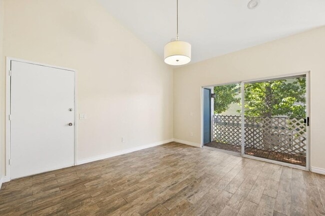 Building Photo - 1811 E Grand Ave
