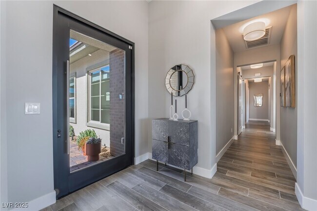 Building Photo - 3120 Greenscape Ln