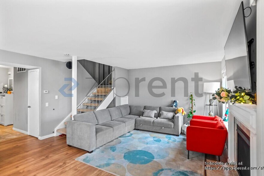 Building Photo - 25071 Oakridge Ct