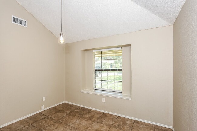 Building Photo - 6328 Canyon Cir