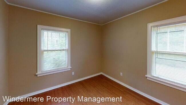 Building Photo - 3 br, 1.5 bath House - 217 Howard Street