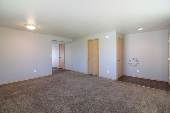 Building Photo - 3 Bed/2 Bath Rambler in West Pasco