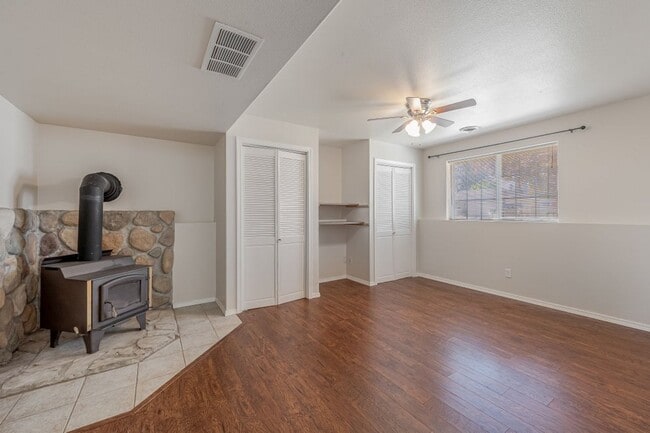 Building Photo - 4 bed 2 bath split level Hayden