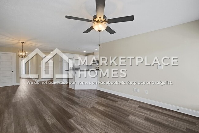 Building Photo - 2219 Perrins Ln