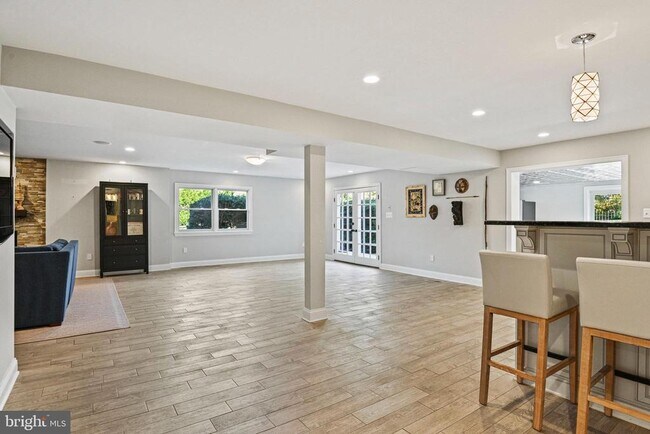 Building Photo - 1107 Savile Ln