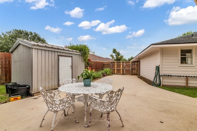 Building Photo - 10906 Cayman Mist Dr