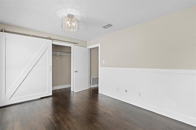 Building Photo - 1106 San Augustine Dr