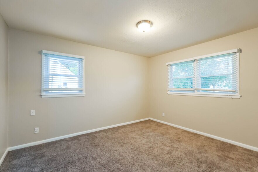 Building Photo - 7303 Dunkirk Ln