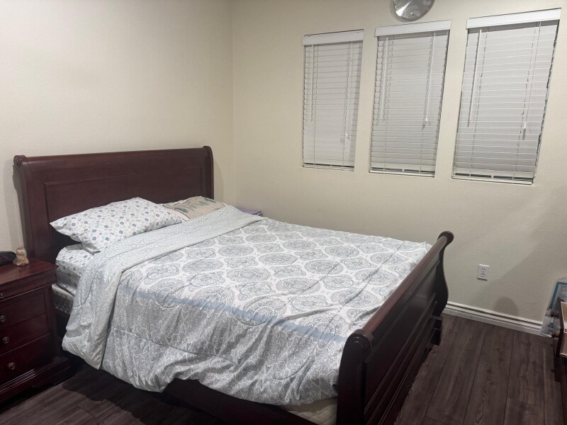 Building Photo - 6016 Sunflower St