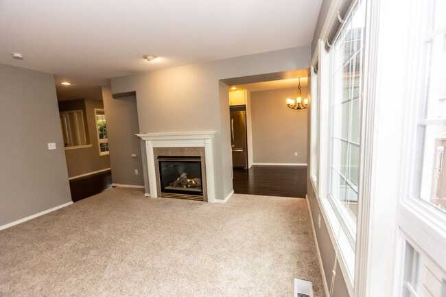 Building Photo - Beautiful 2 Bed 2.5 Bath Townhome in Kent