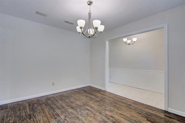 Building Photo - 2501 Glenhaven Dr