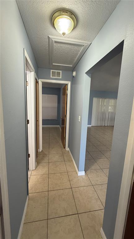 Building Photo - 404 Spike Ct