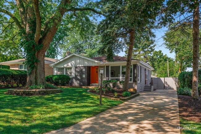 Building Photo - 3834 Hampton Ave